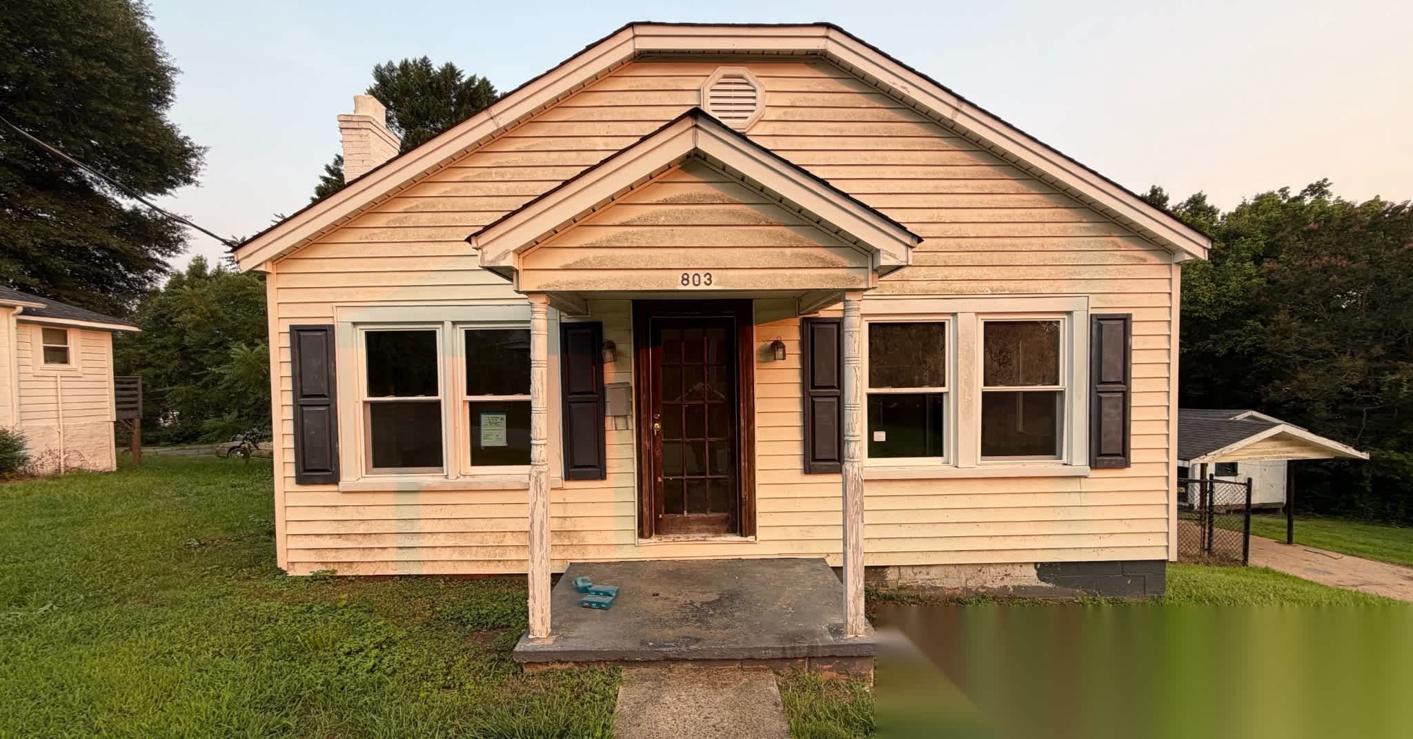 Single Family Home 2BR 1BA - 803 S Grove St, Lincolnton, NC