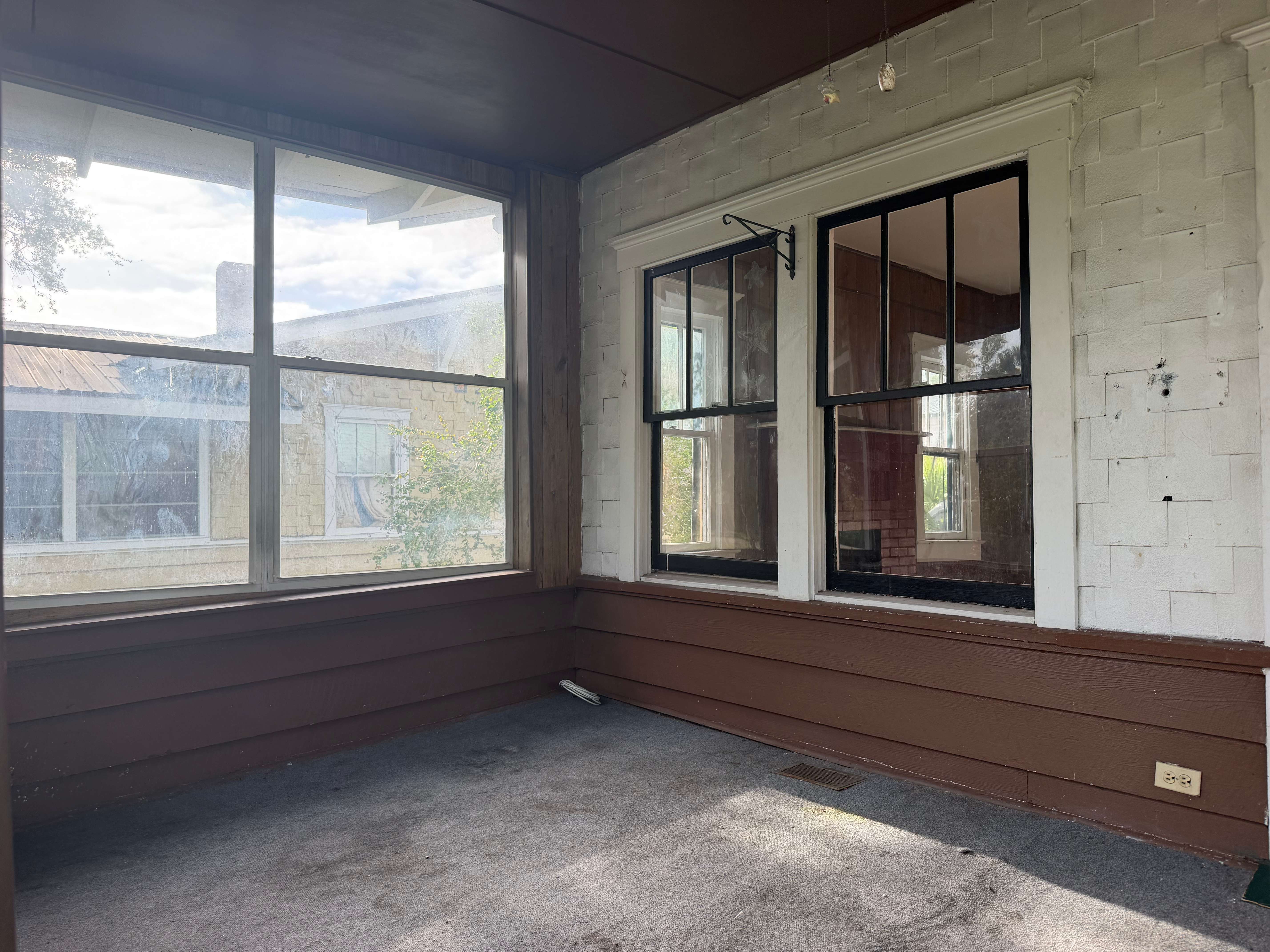 214 Ave K SW photo