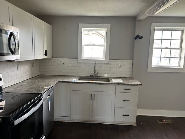 4722 Warwick St photo