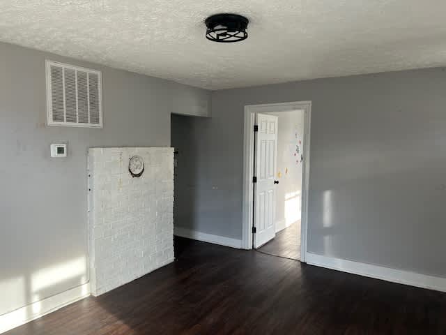 4722 Warwick St photo