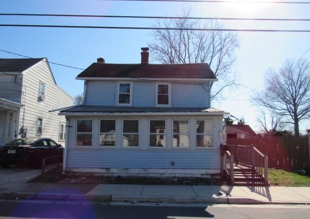 HUD Home — 21 E Pittsfield St, Pennsville, NJ 08070 — photo 1