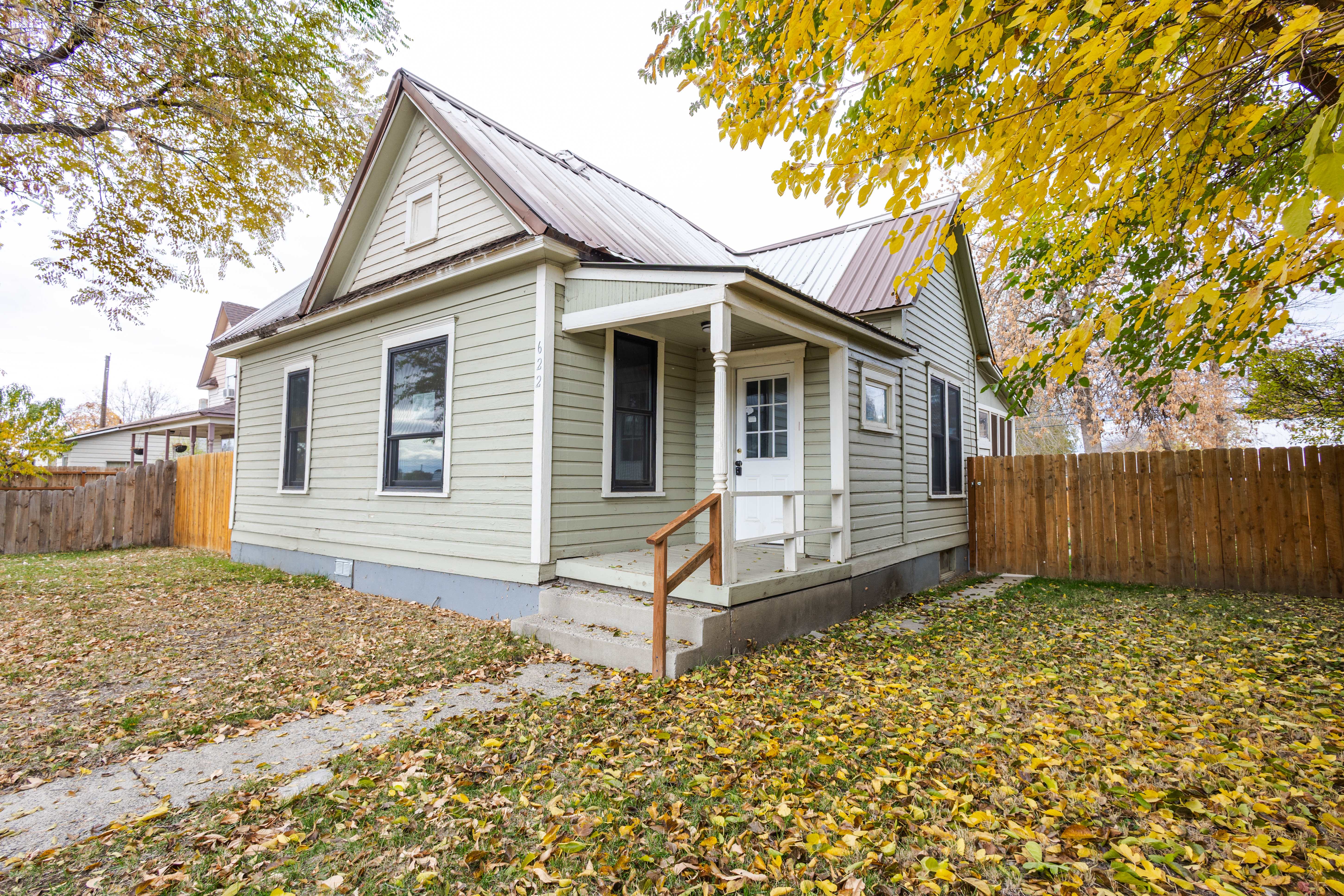 HUD Home — 622 W Commercial S, Weiser, ID 83672 — photo 1
