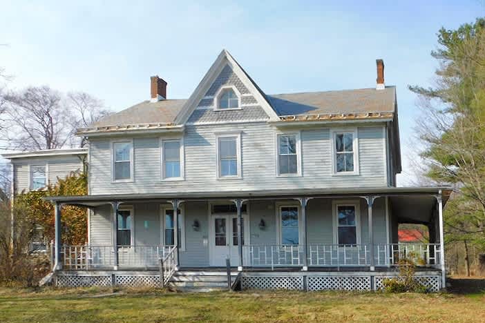 HUD Home — 853 Salt Point Tpke, Poughkeepsie, NY 12601 — photo 1