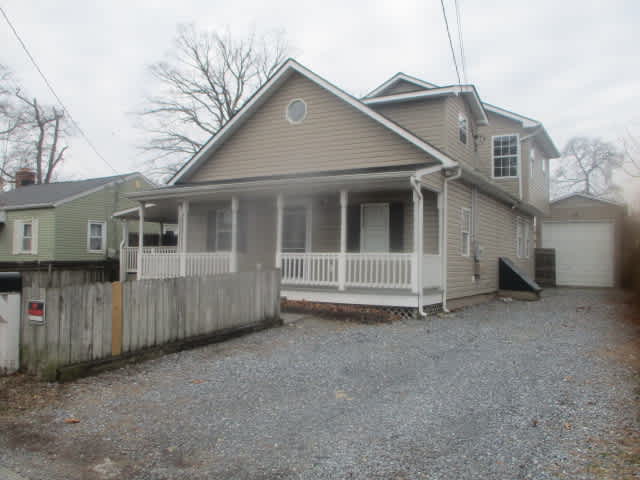HUD Home — 7832 E Shore Rd, Pasadena, MD 21122 — photo 1