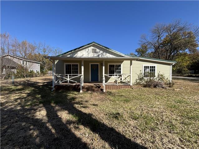 HUD Home — 801 West Durant Ave, Wilburton, OK 74578 — photo 1