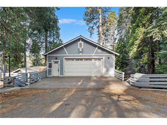 HUD Home — 810 Oakmont Lane, Lake Arrowhead, CA 92352 — photo 1