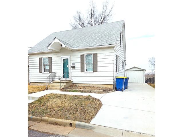 HUD Home — 1221 W 7th St, Washington, MO 63090 — photo 1