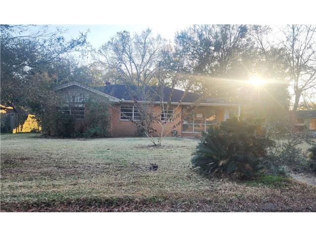 HUD Home — 411 N 31st St, Nederland, TX 77627 — photo 1