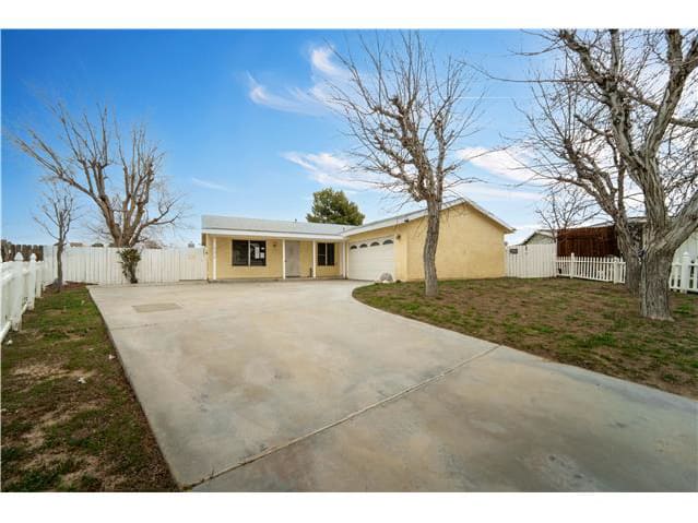 HUD Home — 21010 Lodi Pl, California City, CA 93505 — photo 1