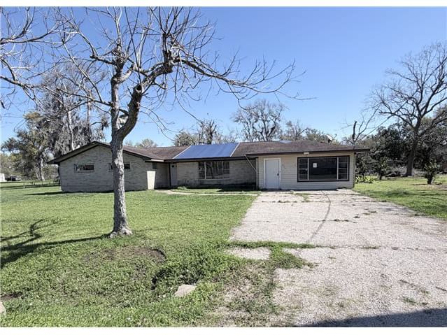 HUD Home — 419 Lee Ave, Jones Creek, TX 77541 — photo 1