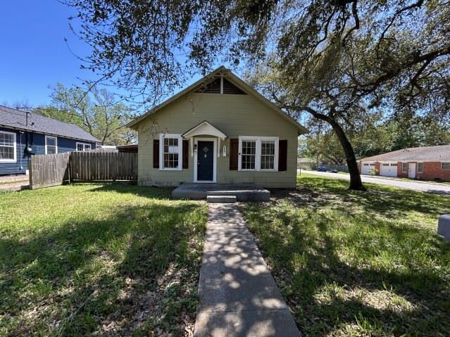 HUD Home — 400 N Stevenson St, Eagle Lake, TX 77434 — photo 1