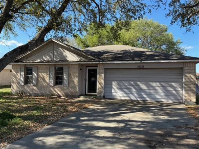 HUD Home — 10518 Pioneer Dr, Corpus Christi, TX 78410 — photo 1