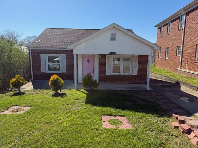 HUD Home — 1936 Darnell Dr, Kingsport, TN 37665 — photo 1