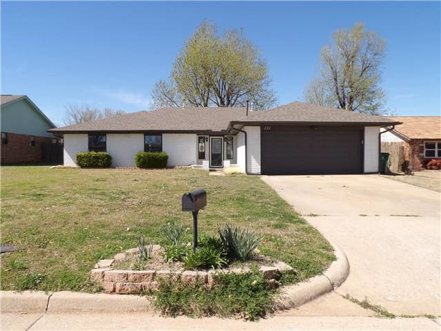 HUD Home — 121 Loch Ln, Yukon, OK 73099 — photo 1