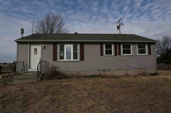 HUD Home — 7844 W Gilford Rd, Reese, MI 48757 — photo 1