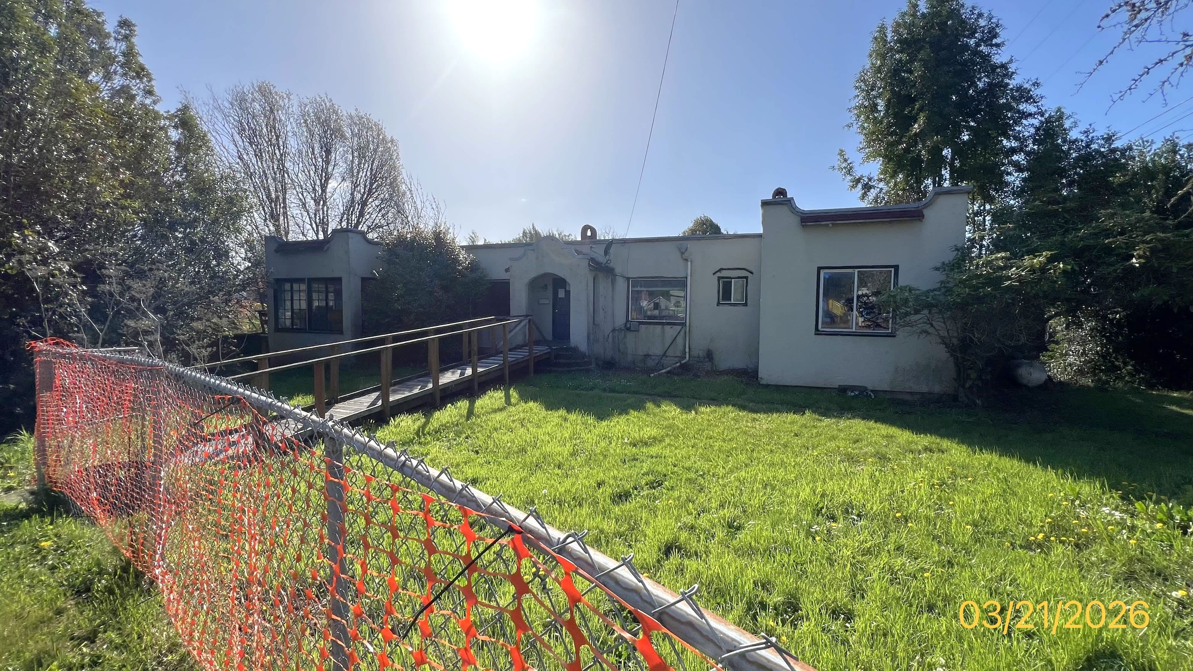 HUD Home — 806 Railroad Ave, Myrtle Point, OR 97458 — photo 1