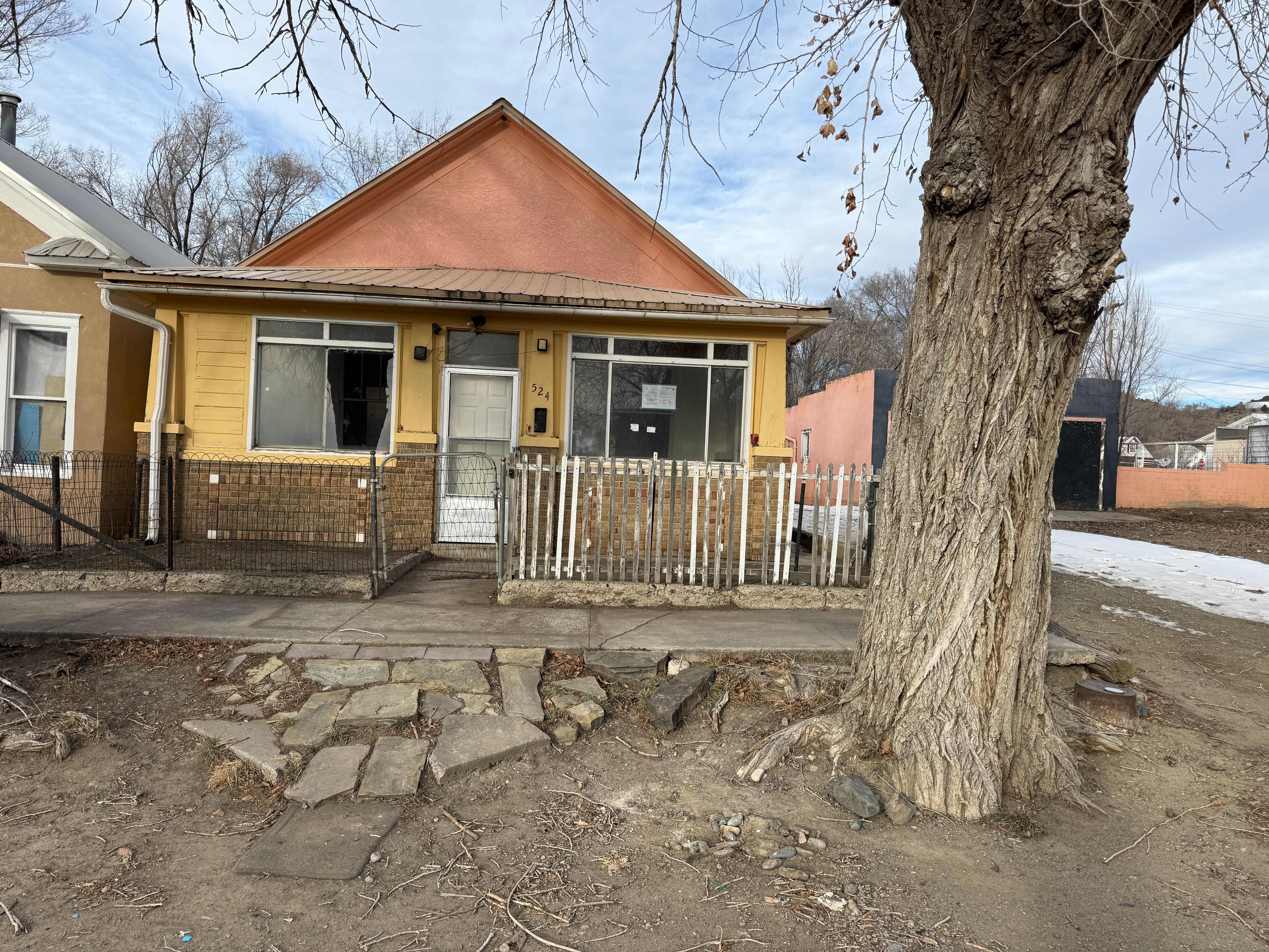 HUD Home — 524 S 1st St, Raton, NM 87740 — photo 1