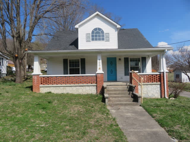 HUD Home — 500 West Main St, Mount Vernon, KY 40456 — photo 1