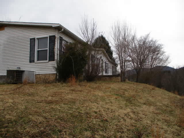 HUD Home — 274 Hillside Dr, Buena Vista, VA 24416 — photo 1