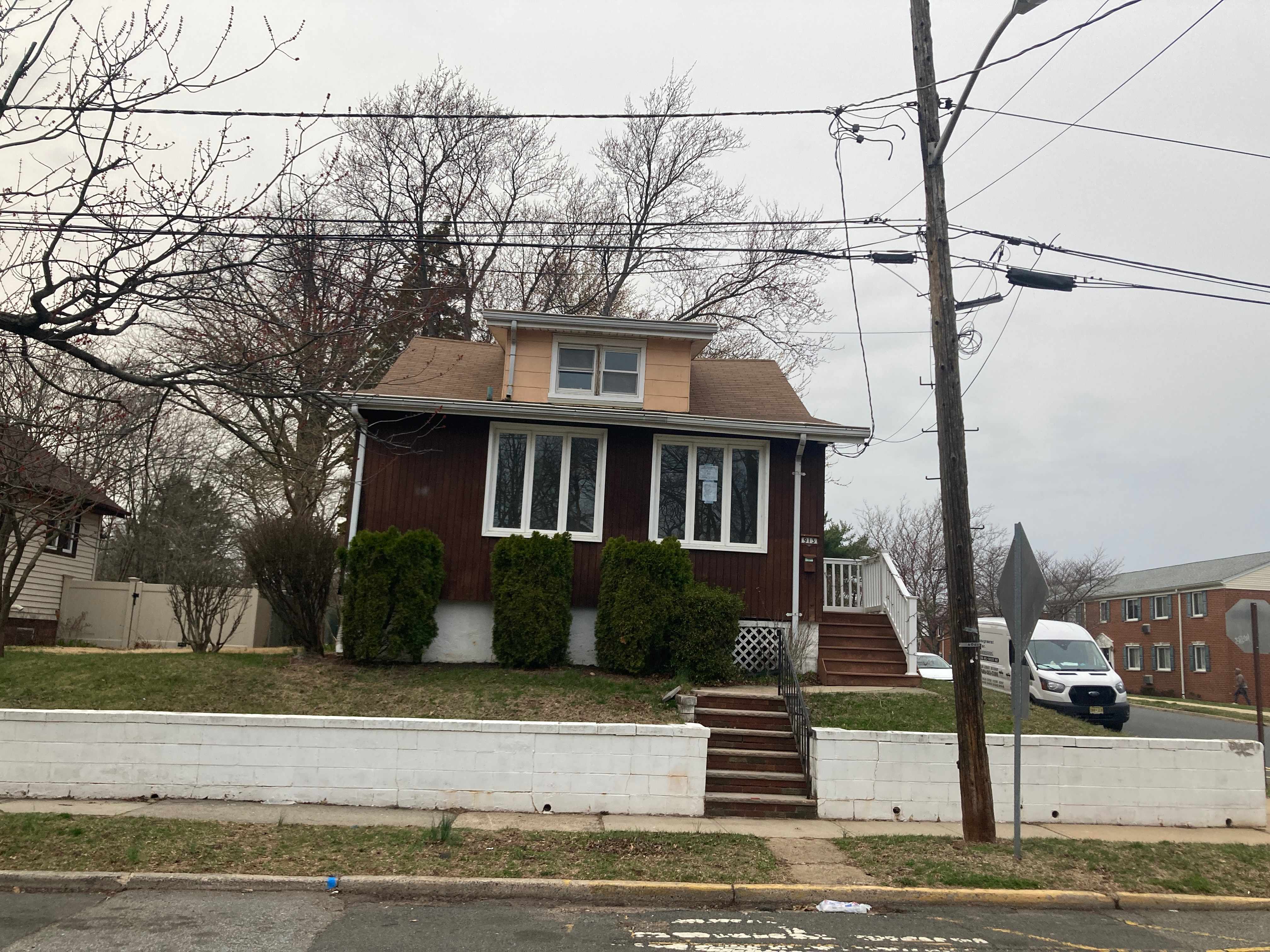 HUD Home — 913 Eden Ave, Highland Park, NJ 08904 — photo 1