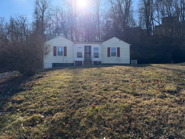 HUD Home — 1169 Valley Dr, Bristol, VA 24201 — photo 1