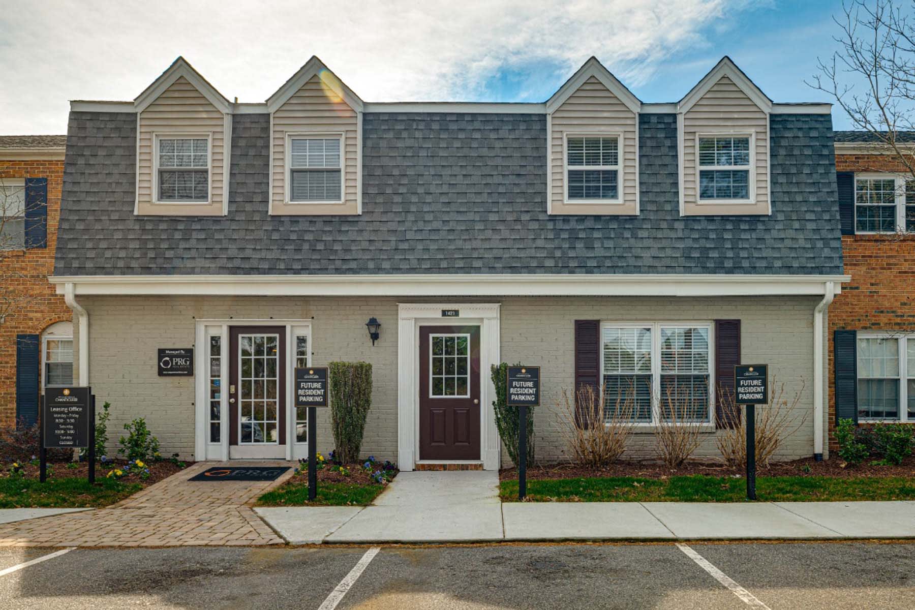 Furnished Apartments in Virginia Beach Courtyard of Chanticleer