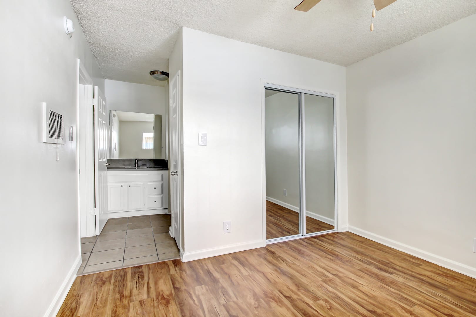 Photos and Video of Roscoe Terrace in Canoga Park, CA