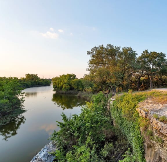 Muir Lake Apartments in Cedar Park, TX