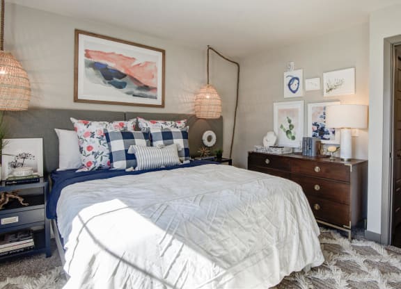 Thumbnail 39 of 41 - Large Comfortable Bedrooms With Closet at The Retreat Apartments, Virginia, 24019
