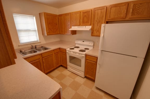 Photos of Hunting Creek Townhouse Apartments in Lexington Park, MD