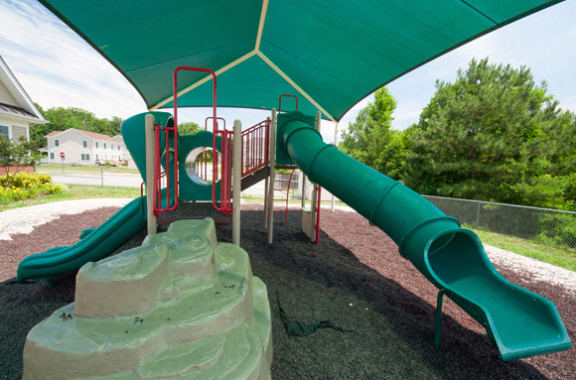 Photos of Hunting Creek Townhouse Apartments in Lexington Park, MD