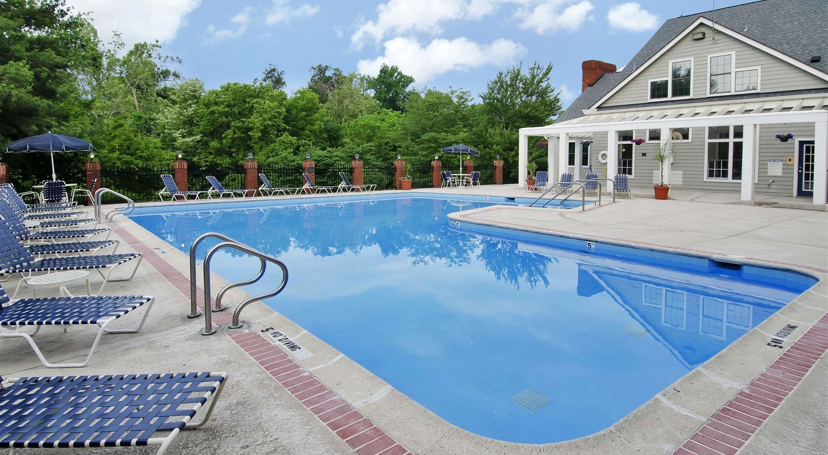 Apartments In Louisville Ky River Oak Apartments Of River Oak Apts Louisville Ky Apartments In Louisville Ky River Oak Apartments Of River Oak Apts Louisville Ky