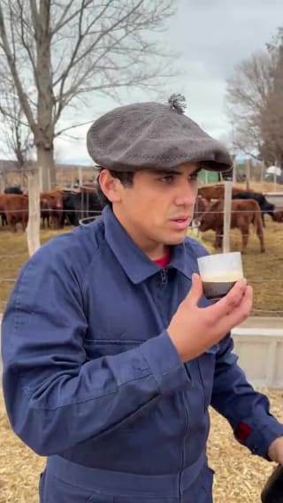 Tomando un espresso con crema preparado con la Noirpress, en el campo