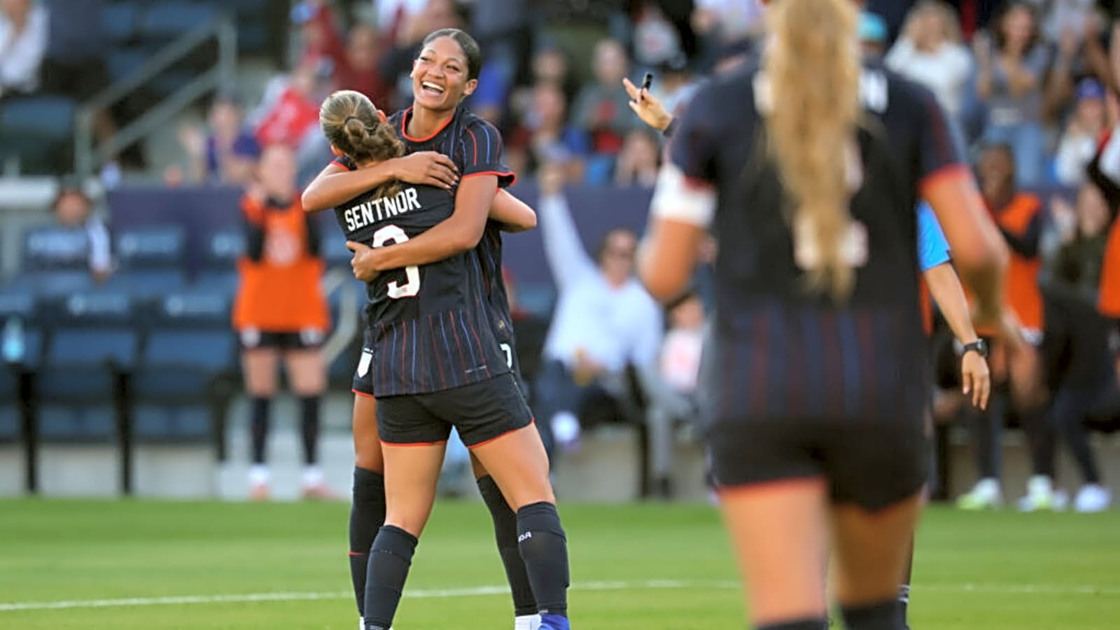 USWNT opens 2026 with 6–0 friendly win over Paraguay as new faces impress