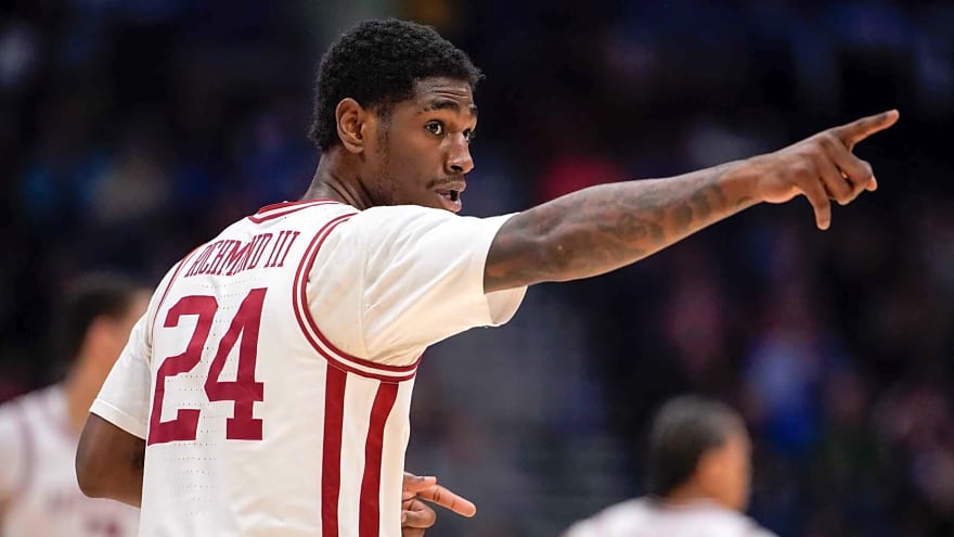 Billy Richmond's return gives Arkansas experience it needs