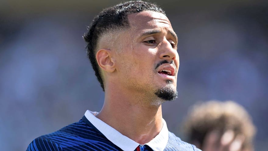 William Saliba criticizes World Cup final venue pitch and reveals ‘unusual’ studs request