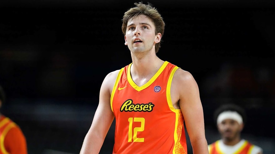 Lakers Waive Peter Suder