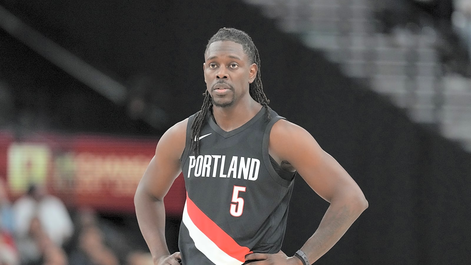 Jrue Holiday embraces his old man status with a hilarious response to ...