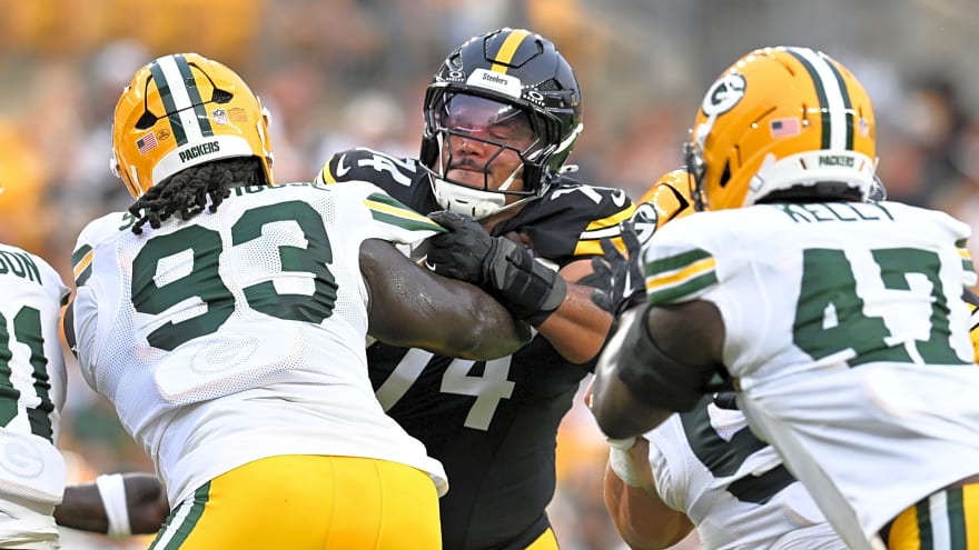 Steelers' 'Worst' Offensive Lineman Could End Up Getting Benched Soon