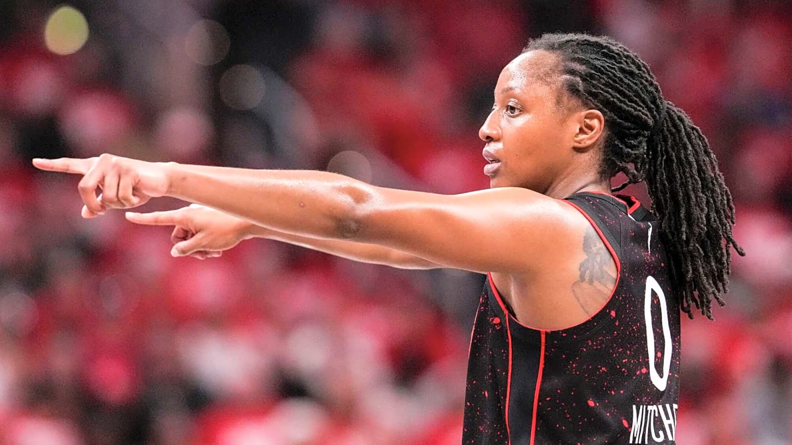 Indiana Fever React to Kelsey Mitchell News Ahead of Semifinals vs. Las  Vegas Aces | Yardbarker