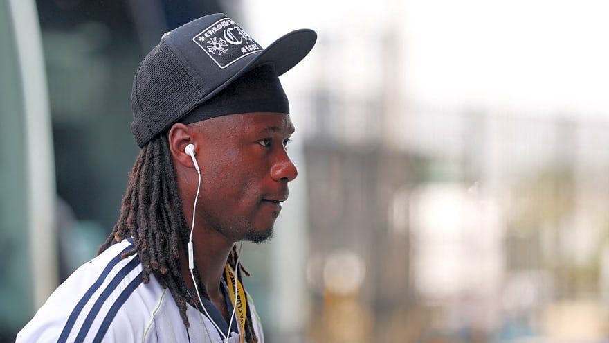 Liverpool and Manchester United hold talks to land 23-year-old French sensation