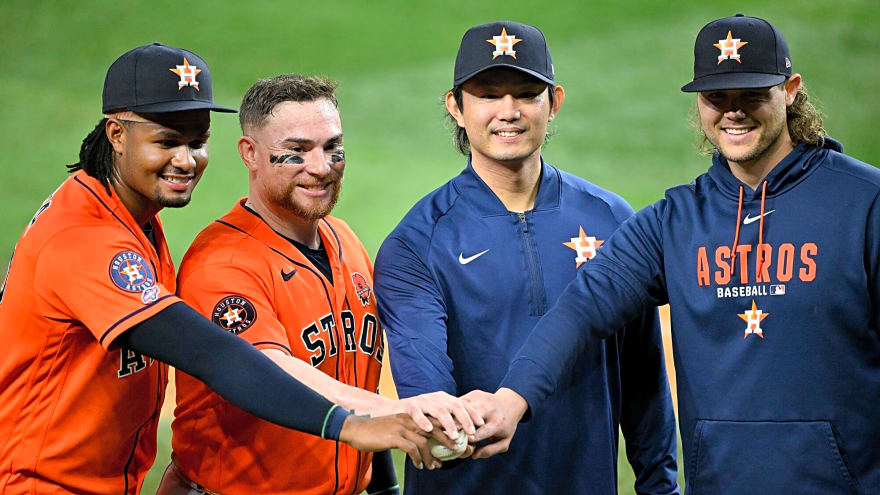 Astros pitchers combine to make history in win over Rangers