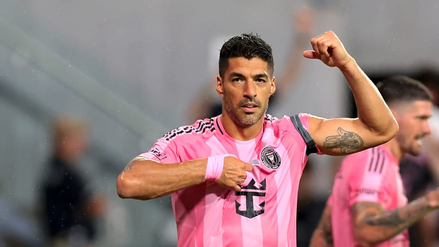 Legendary Ex-Premier League Striker LEFT OUT of World Cup Squad