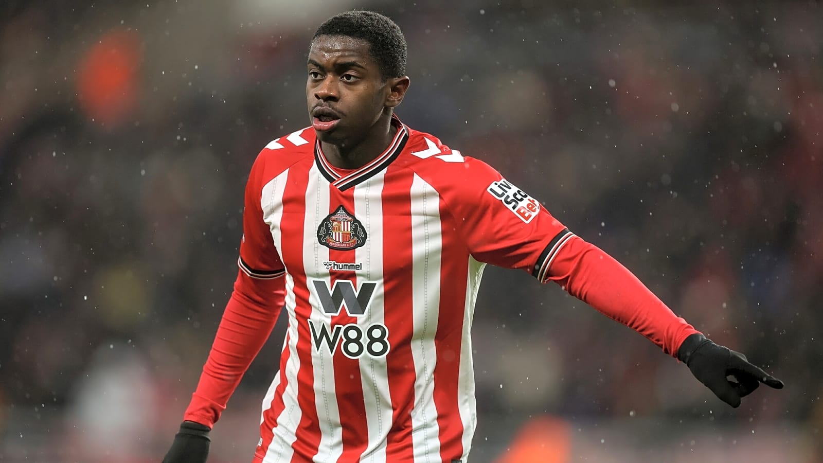 Report: Manchester United consider surprise Manuel Ugarte swap to land Sunderland star