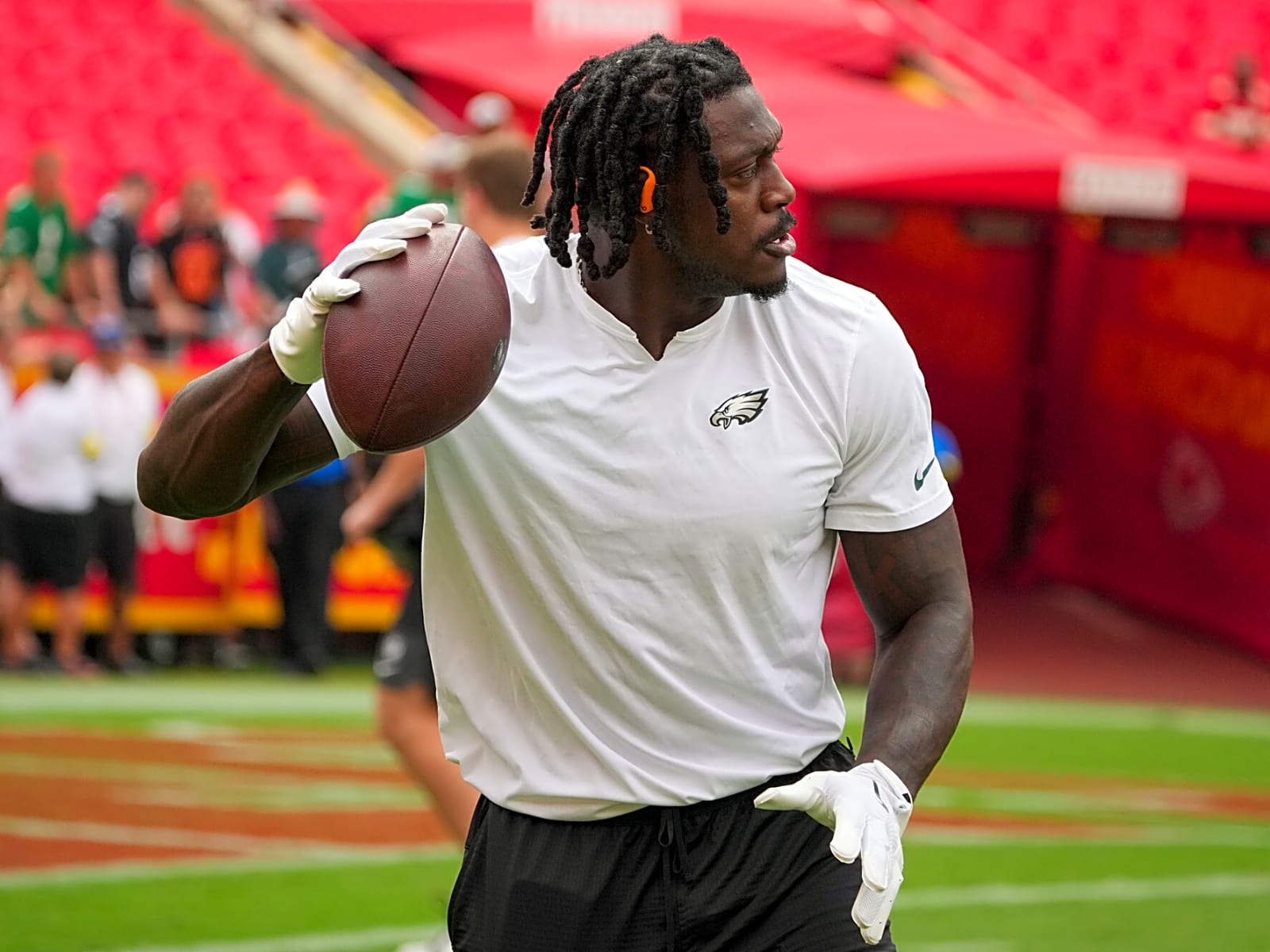 AJ Brown Sends Strong Message on 'Not Being Welcomed' as Pittsburgh Demands  Eagles Trade | Yardbarker