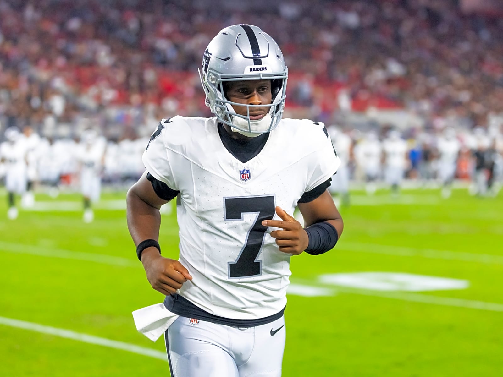 Raiders quarterback situation given unflattering appraisal | Yardbarker