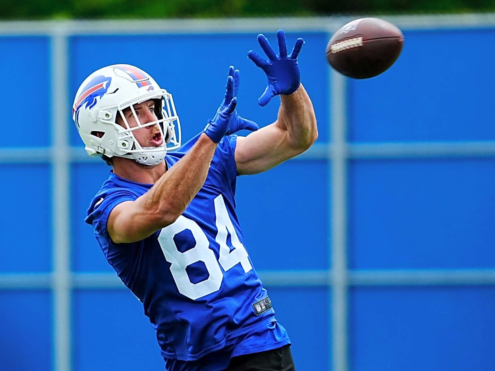 Bills' rising star offers hilarious explanation of what really happened during scrap with Buccaneers' Shilo Sanders | Yardbarker