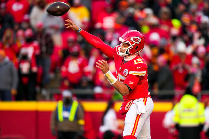Multiple Teams Call Kenneth Walker ‘Disposable’—Rookie Wage Scale Kills ...