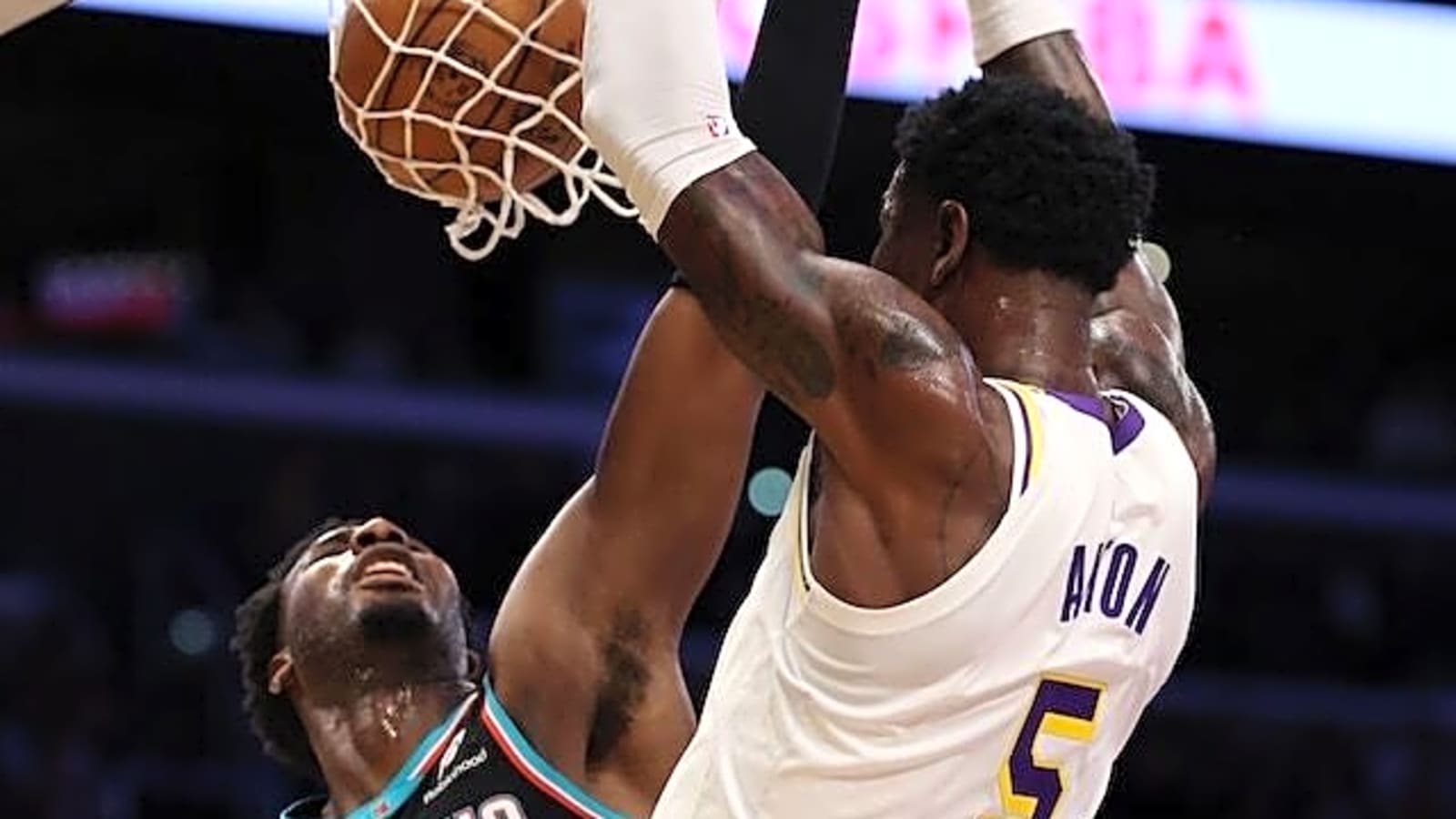 Lakers’ Deandre Ayton On Lack Of Touches: ‘Bigs Can’t Feed Themselves ...