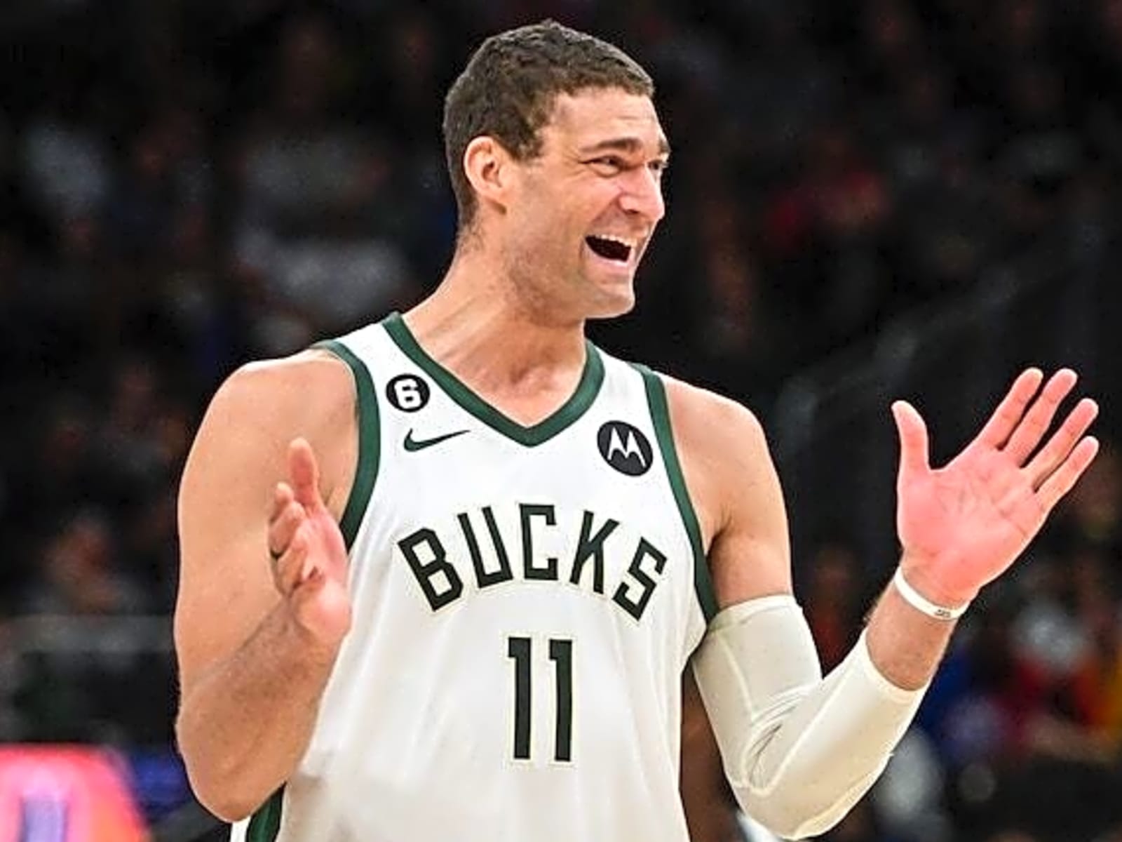 NBA Executive Speculates Lakers Have Already Spoken To Bucks' Brook Lopez | Yardbarker
